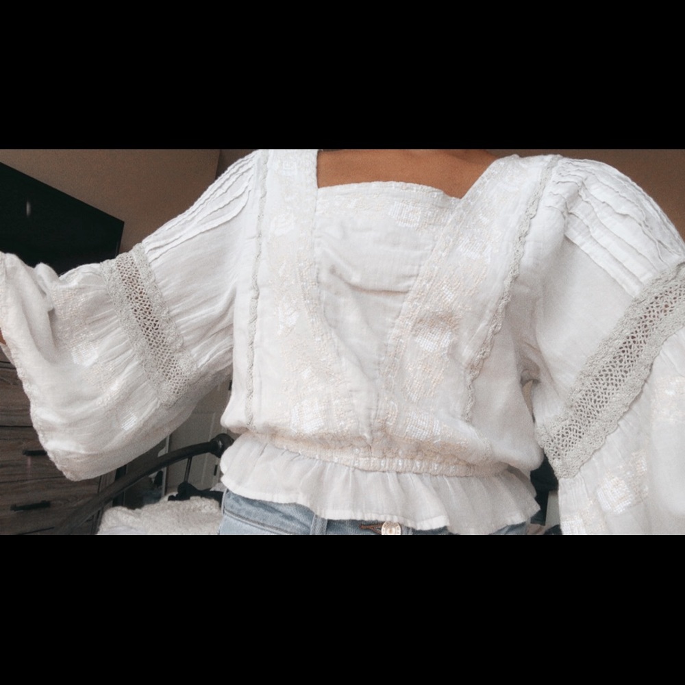 AMERICAN EAGLE SQUARE NECK BLOUSE